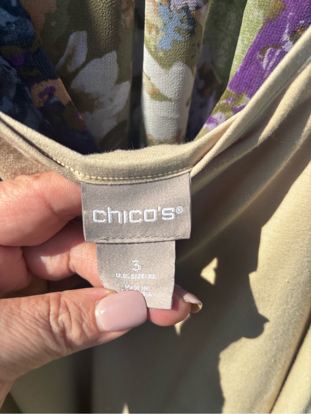 2 pieces White House Black Market Floral Sheer Blouse in Purple, Olive & Cream - Picture 5 of 5